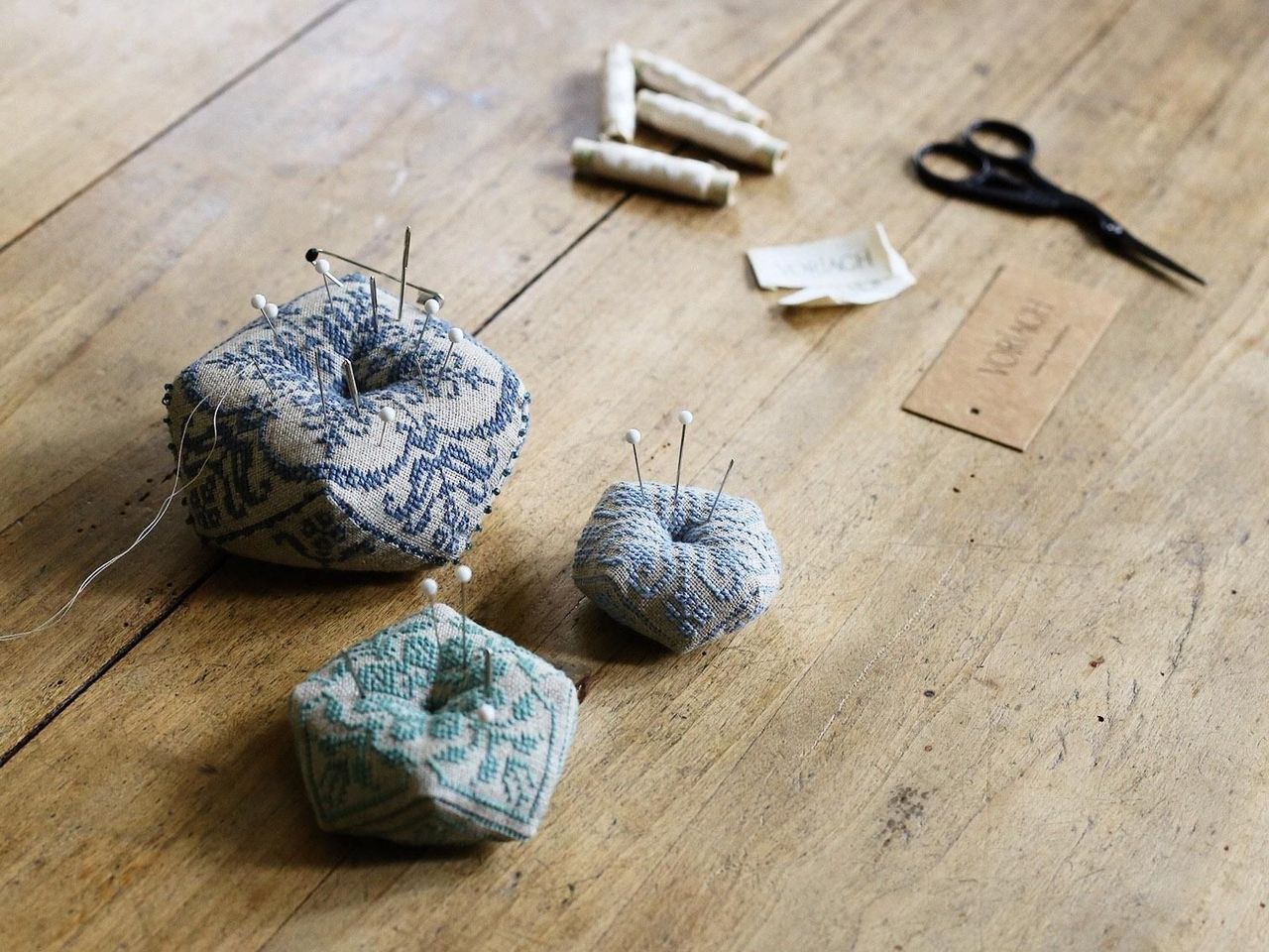 Biscornu pin cushion DIY