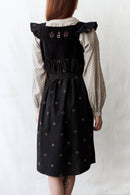 Robe tablier "Alba" noire brodée cygnes