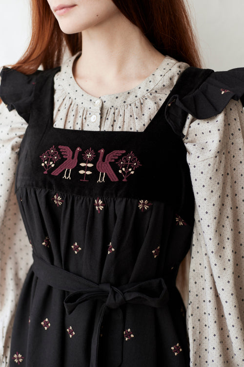 Robe tablier "Alba" noire brodée cygnes