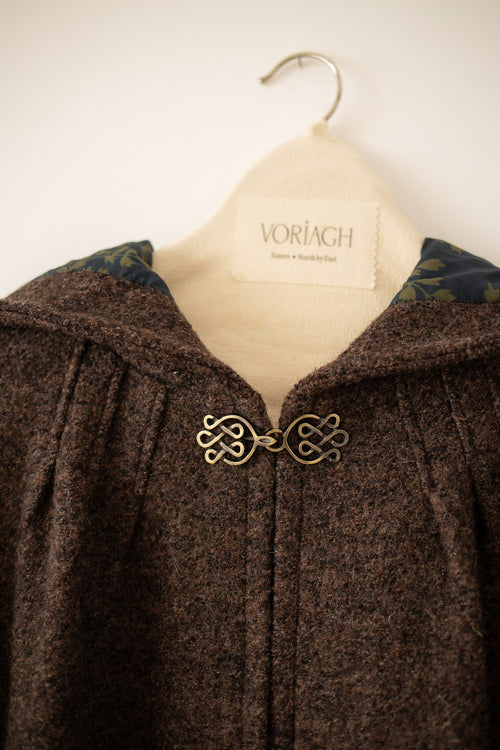 Manteau-cape à capuche “Aneta” pure laine marron