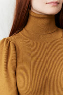 Pull col roulé 'Ariana' en coton et cachemire avec manches gigot moutarde