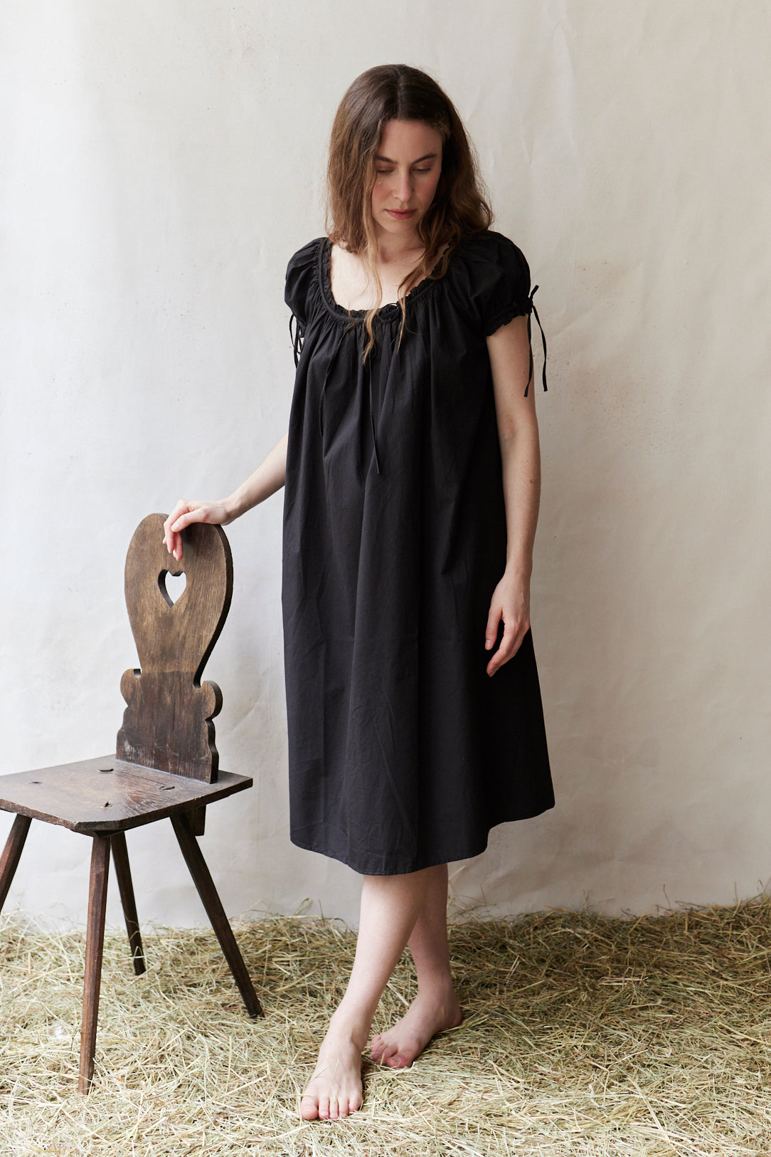 Cosima Black shift dress with short sleeves