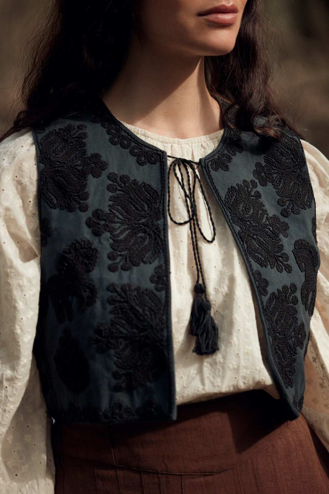 "Denesz" embroidered cotton vest weathered black