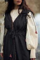 Robe longue 'Elvira' brodée sans manches brique