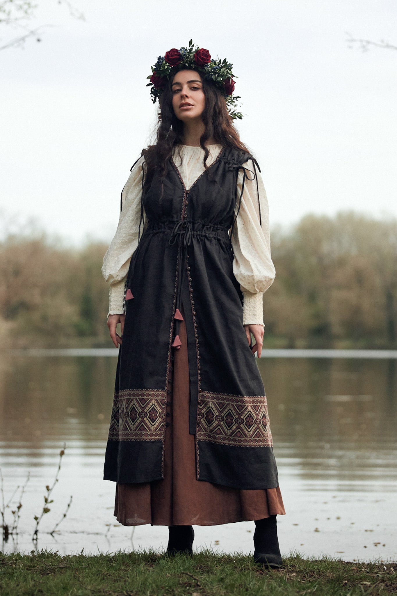 Robe longue 'Elvira' brodée sans manches brique tile / XS/S