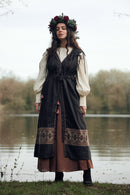 Robe longue 'Elvira' brodée sans manches brique