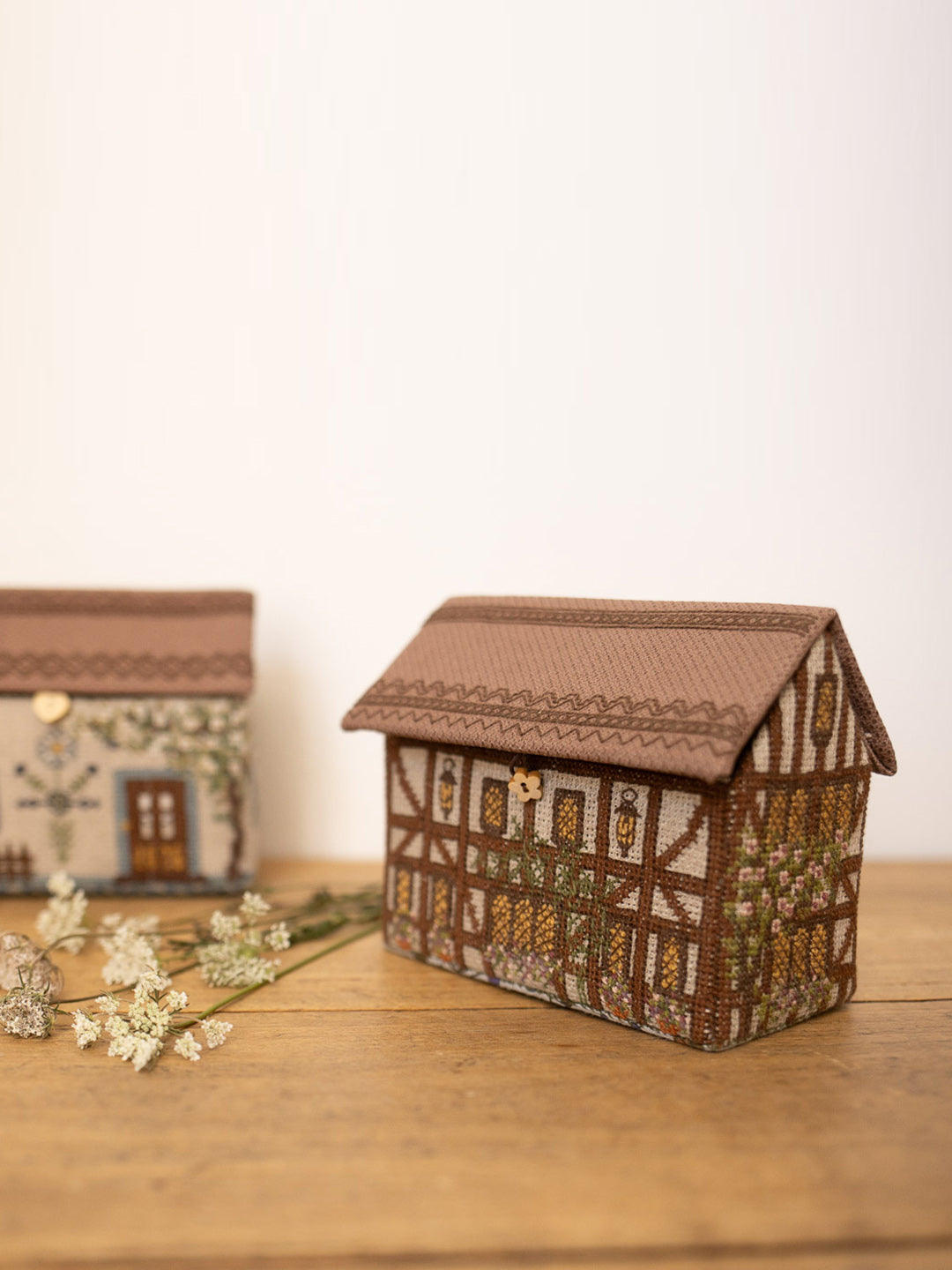 DIY Kit "Fachwerk House" - cross stitch trinket box