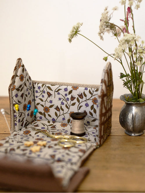 DIY Kit "Fachwerk House" - cross stitch trinket box