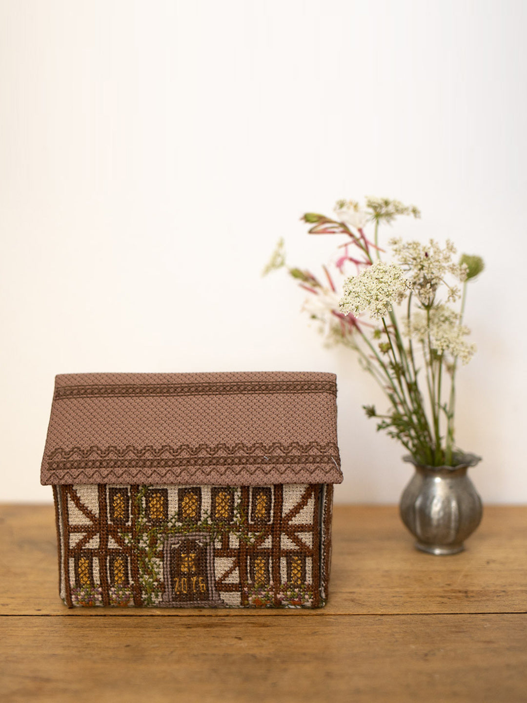 DIY Kit "Fachwerk House" - cross stitch trinket box