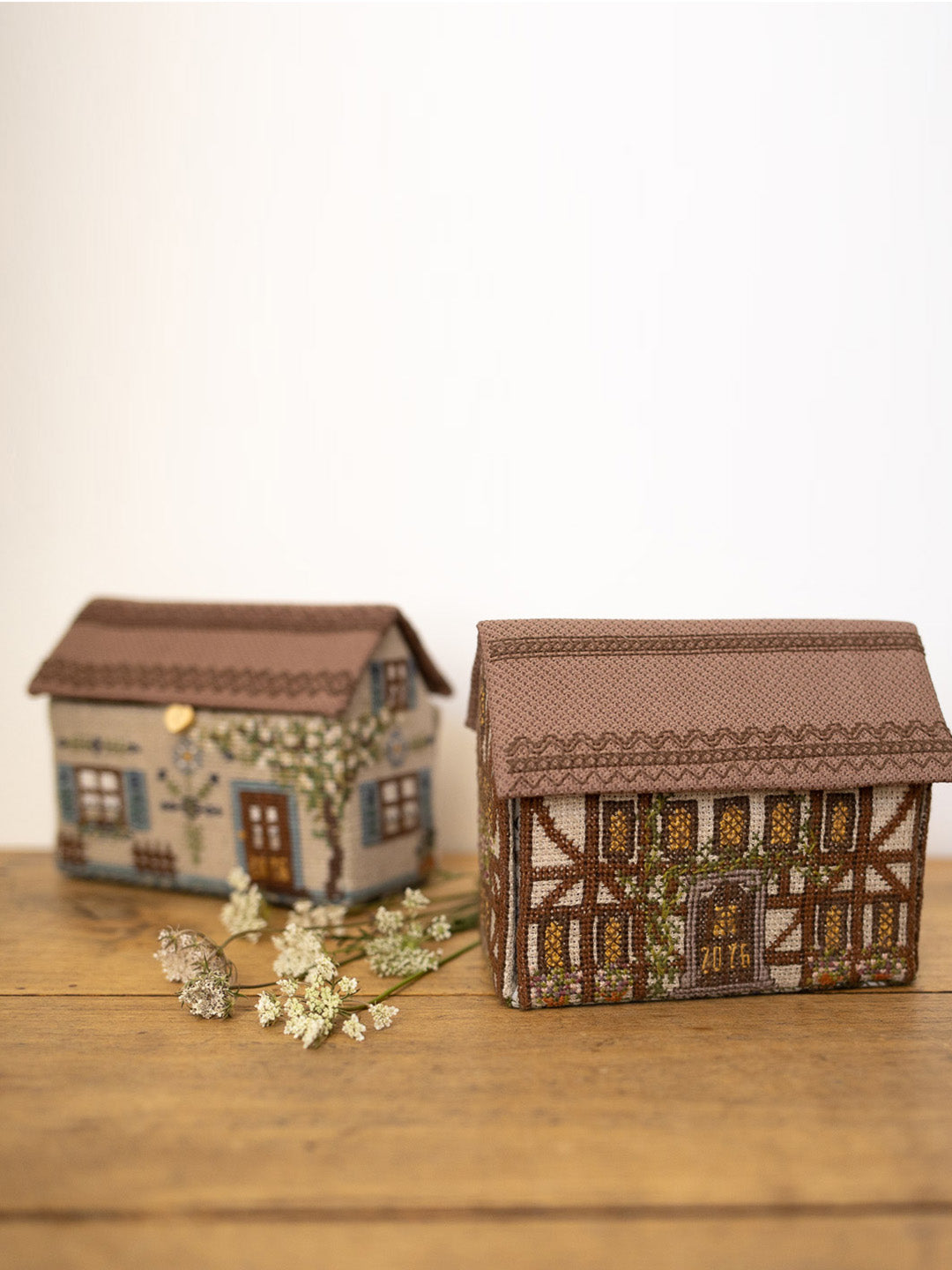 DIY Kit "Fachwerk House" - cross stitch trinket box