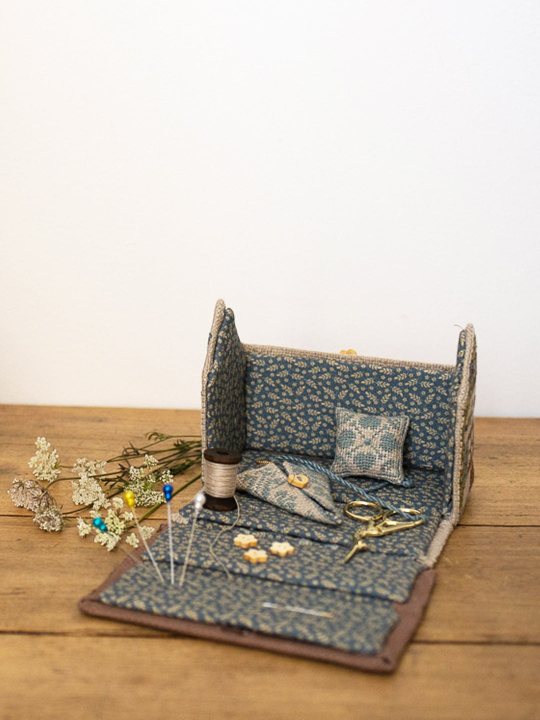 DIY Kit "Chata House" - cross stitch trinket box
