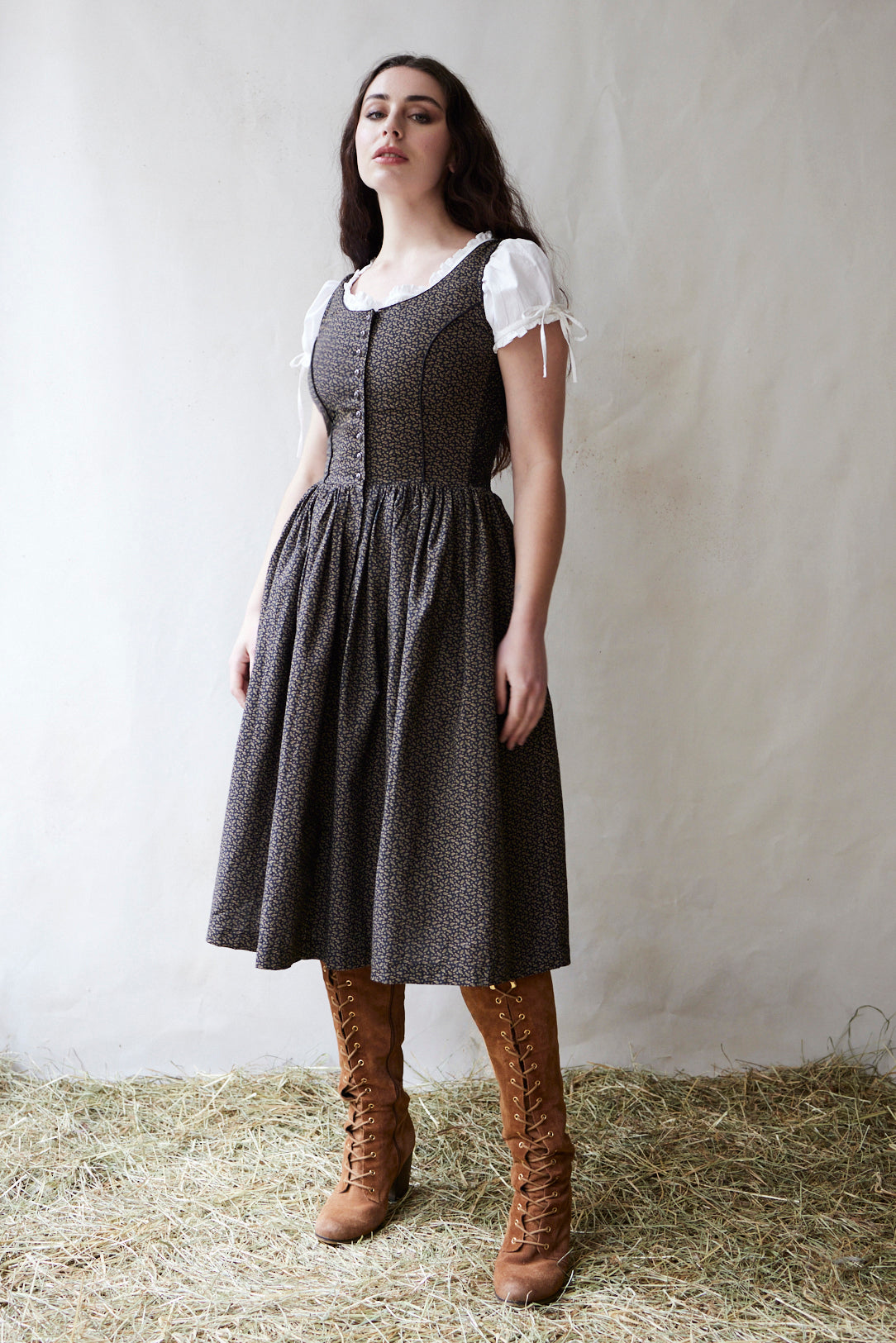 Robe 'Matilda' motif feuilles noir