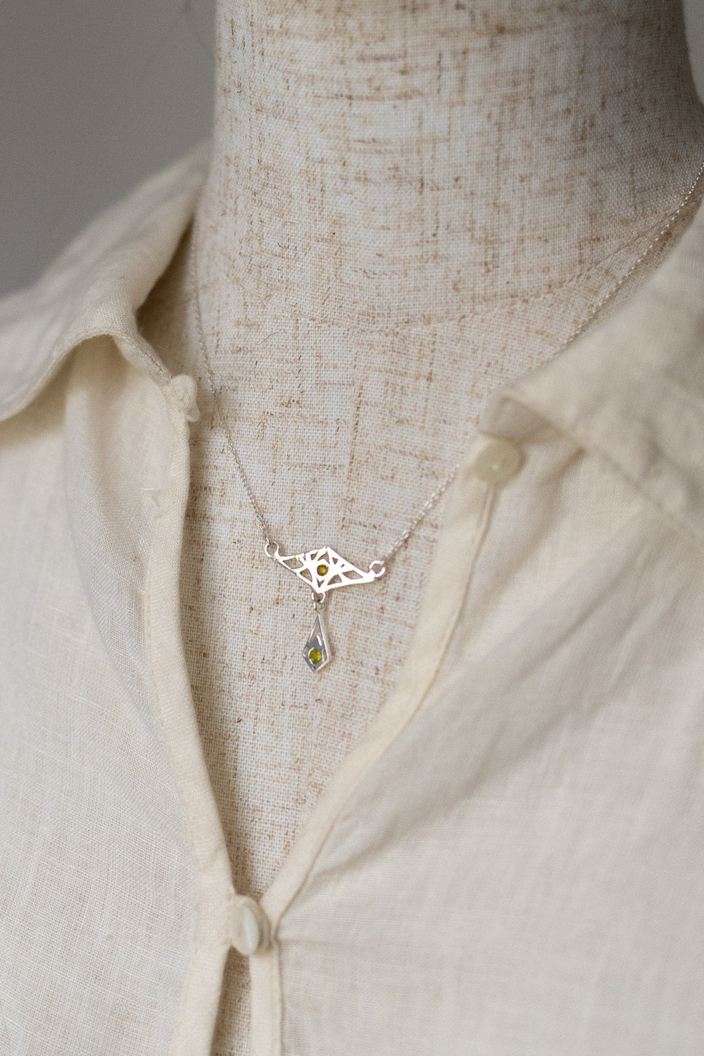 Collier "Mira stilla" en argent et péridot