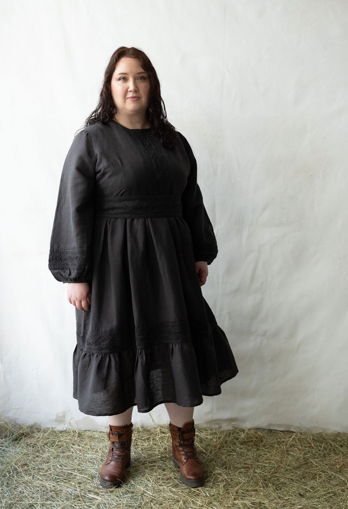 Robe 'Misha' longueur midi en lin noir