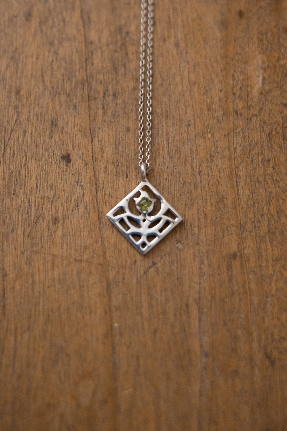 Collier "Primula major" en argent et péridot