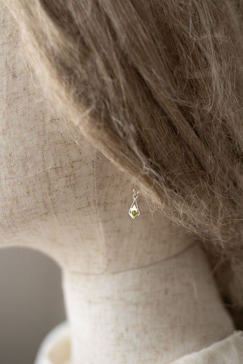 Boucles d'oreille "Primula minor" en argent et péridot petites