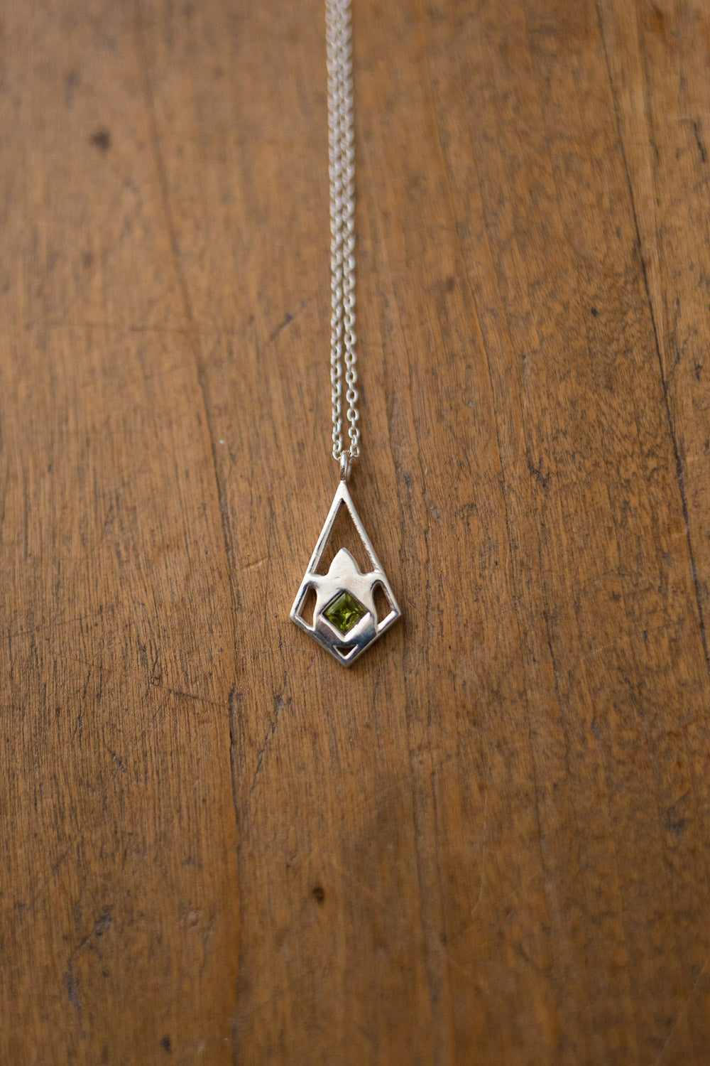 Collier "Primula minor" en argent et péridot