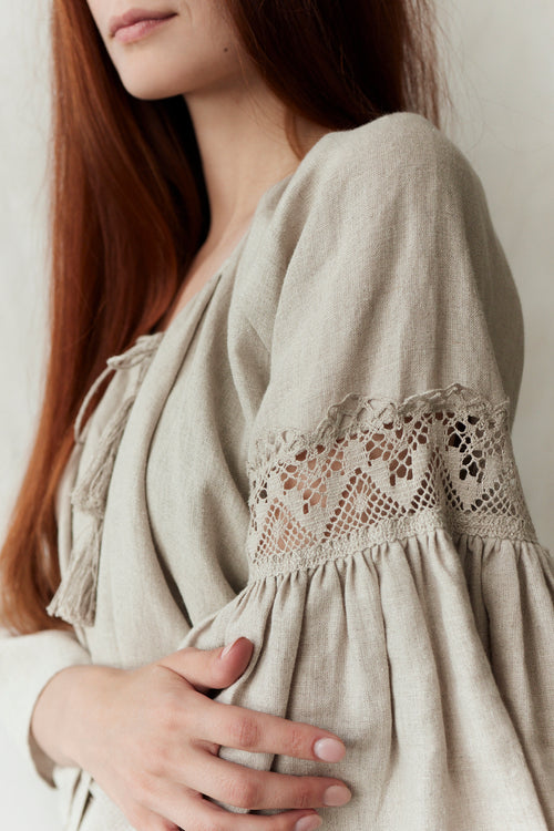 Robe "Svetlana" en lin naturel et dentelle de lin