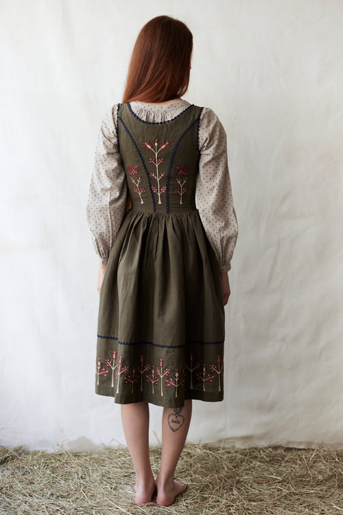 Robe 'Tilda' en lin vert mousse brodé tulipes rouille
