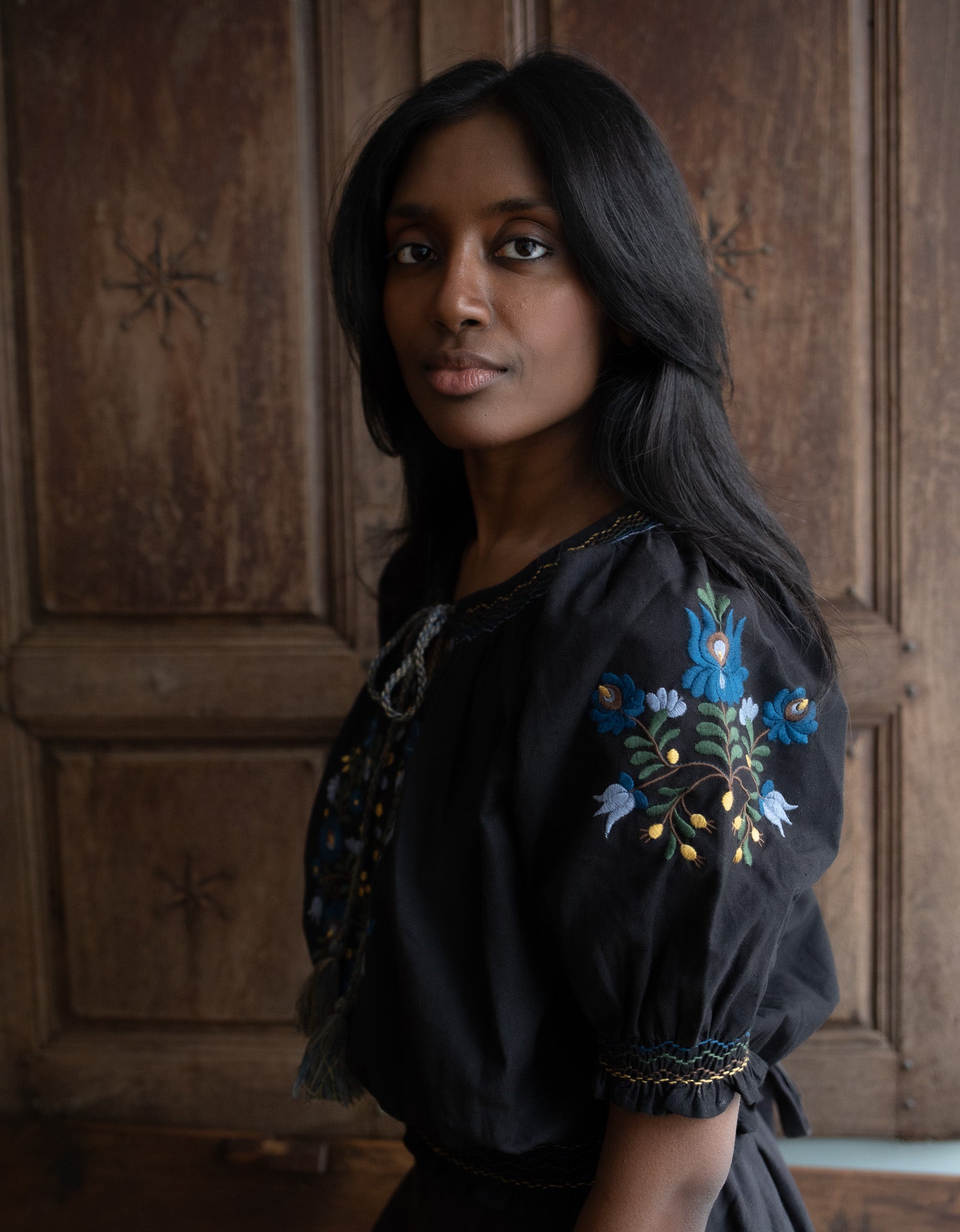 "Timea" blouse with embroidered Matyó flowers black