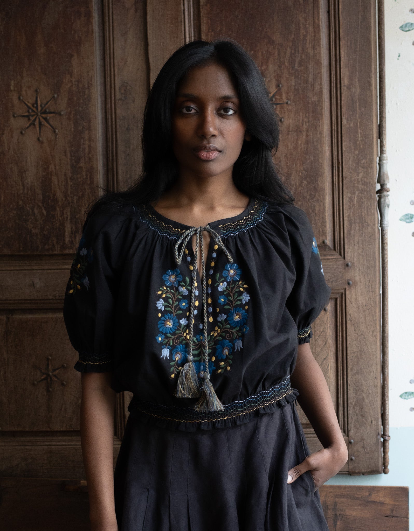 【美品】yilon Joli flower blouse black Timea