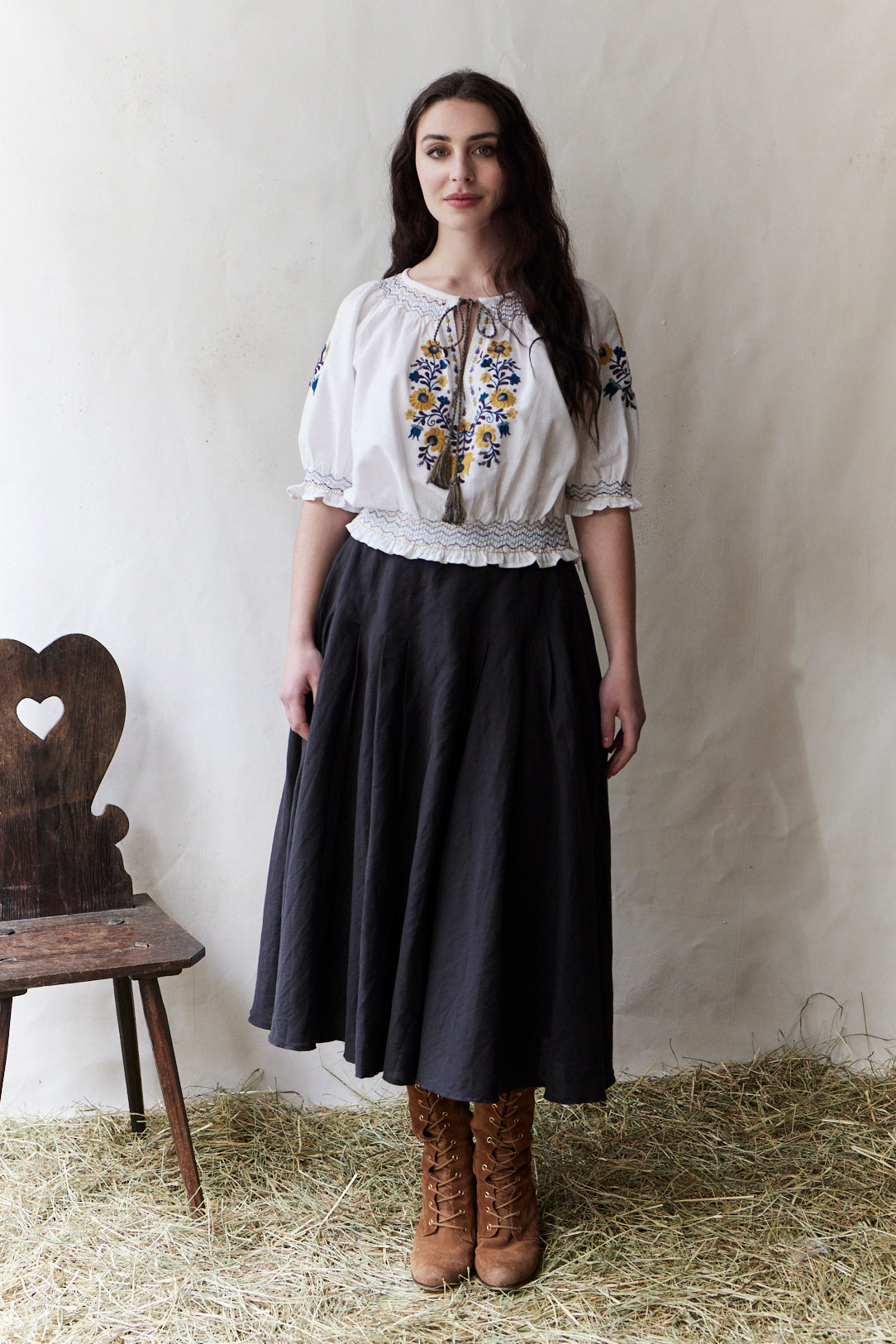 "Timea" blouse with embroidered Matyó flowers white