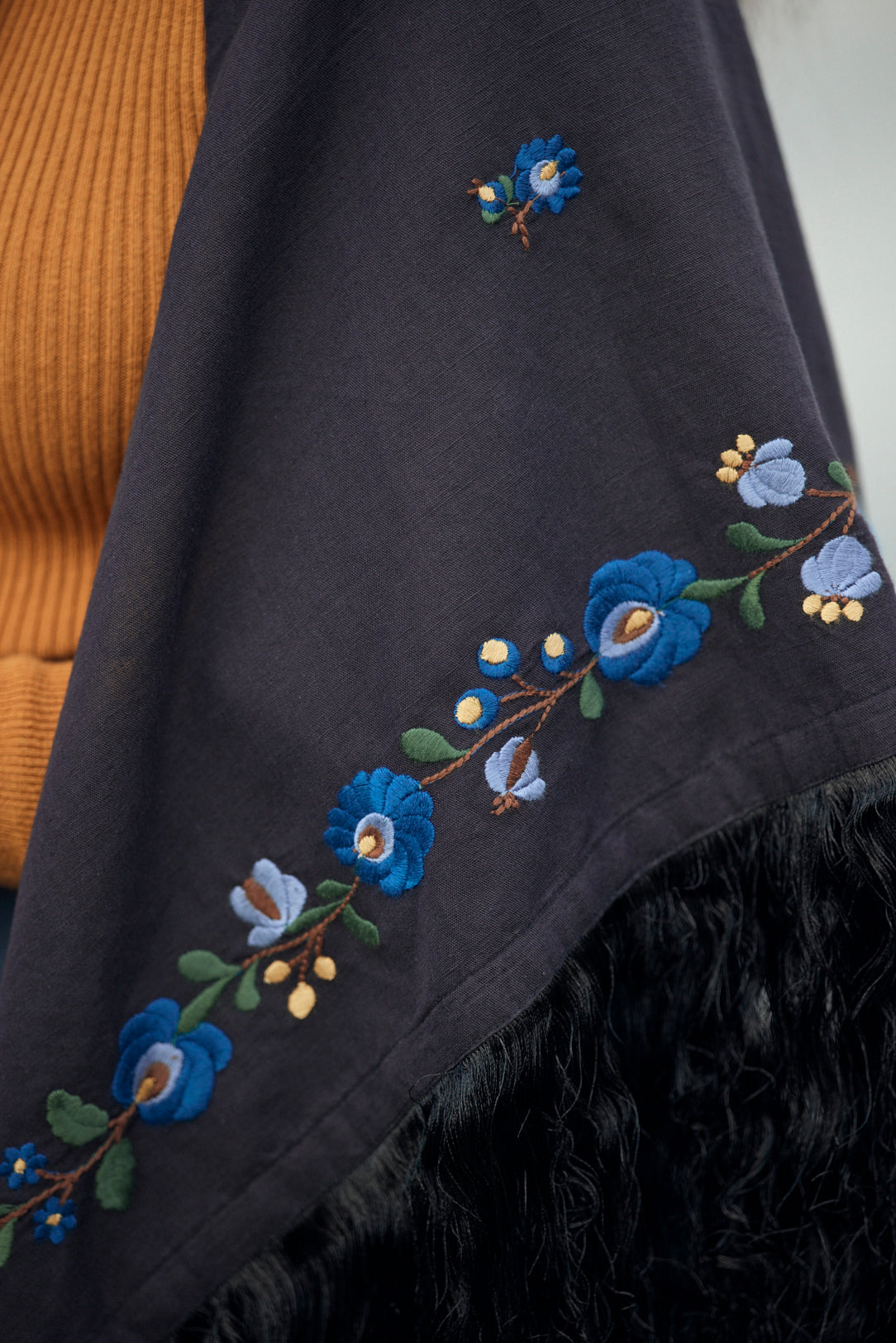 "Timea" black stole with embroidered Matyó flowers blue
