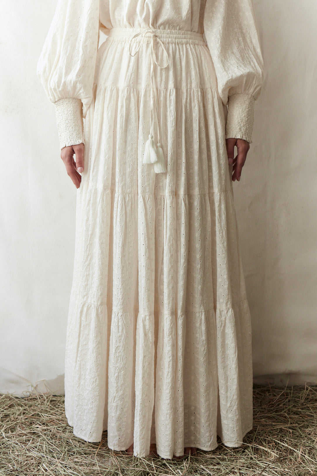 Jupe longue 'Velga' en cotton brodé crème
