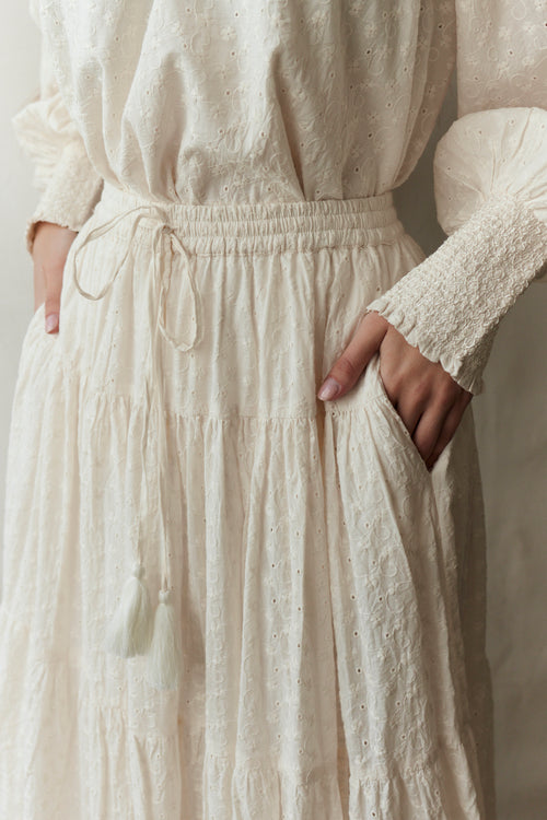 Jupe longue 'Velga' en cotton brodé crème