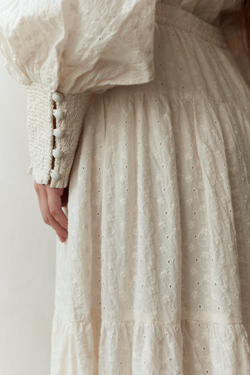 Haut 'Velga' manches bouffantes en cotton brodé crème