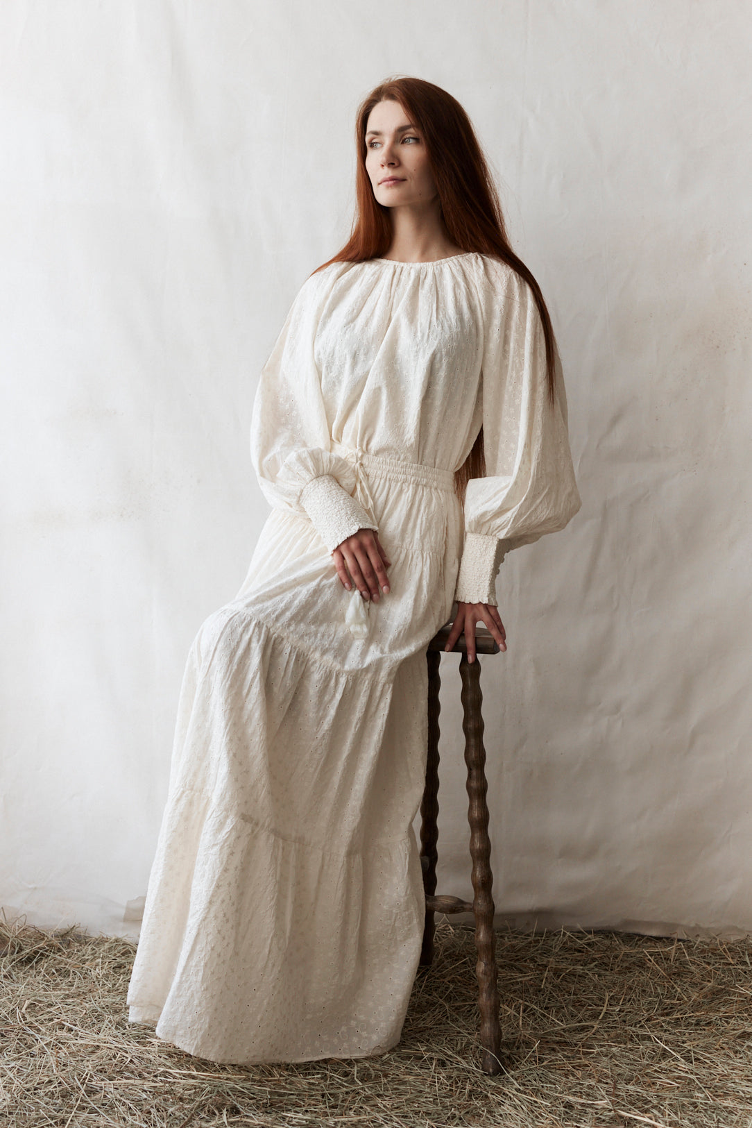 Haut 'Velga' manches bouffantes en cotton brodé crème