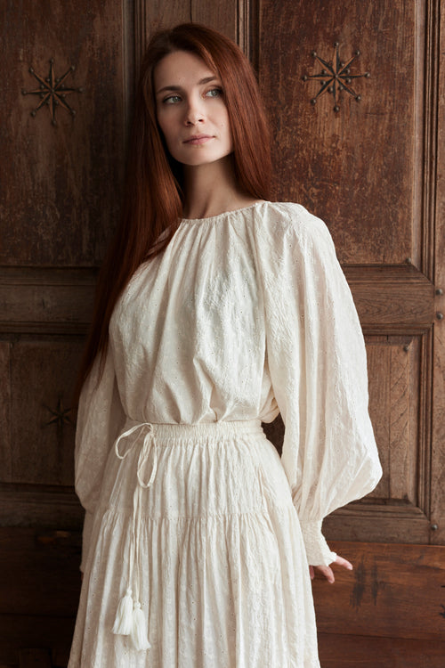Haut 'Velga' manches bouffantes en cotton brodé crème
