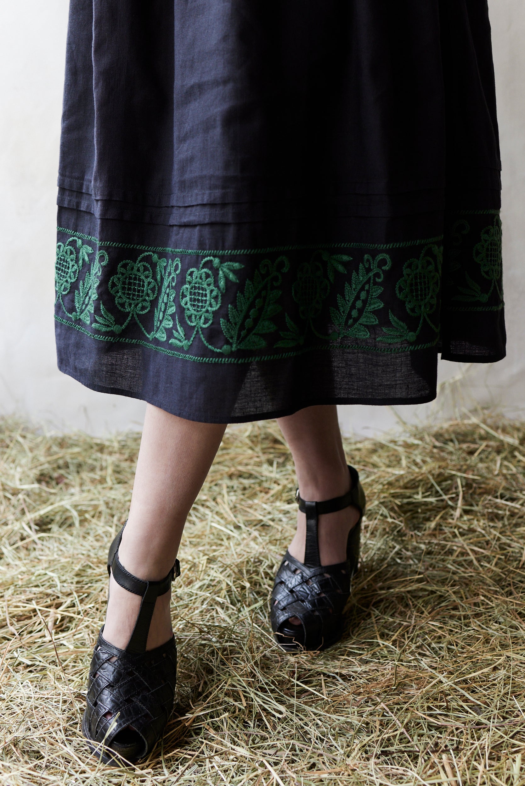 "Vivika" black dress with green embroideries