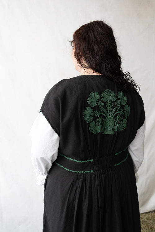 "Vivika" black dress with green embroideries