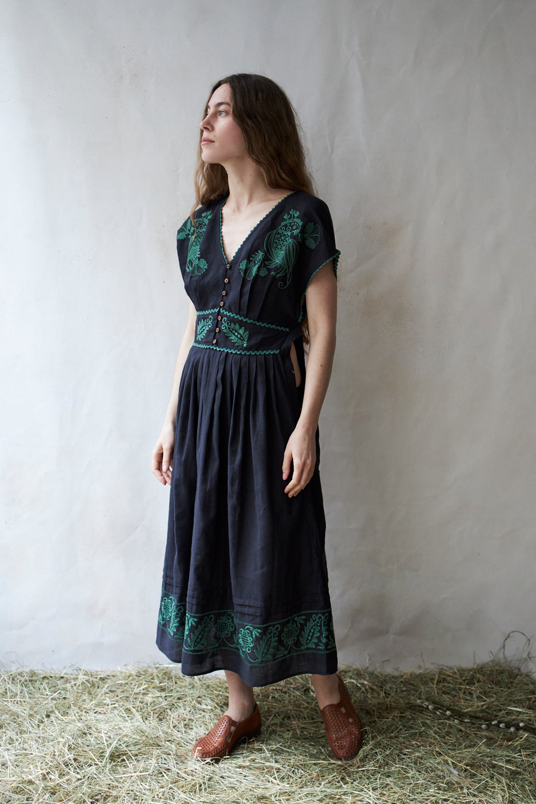 "Vivika" black dress with green embroideries