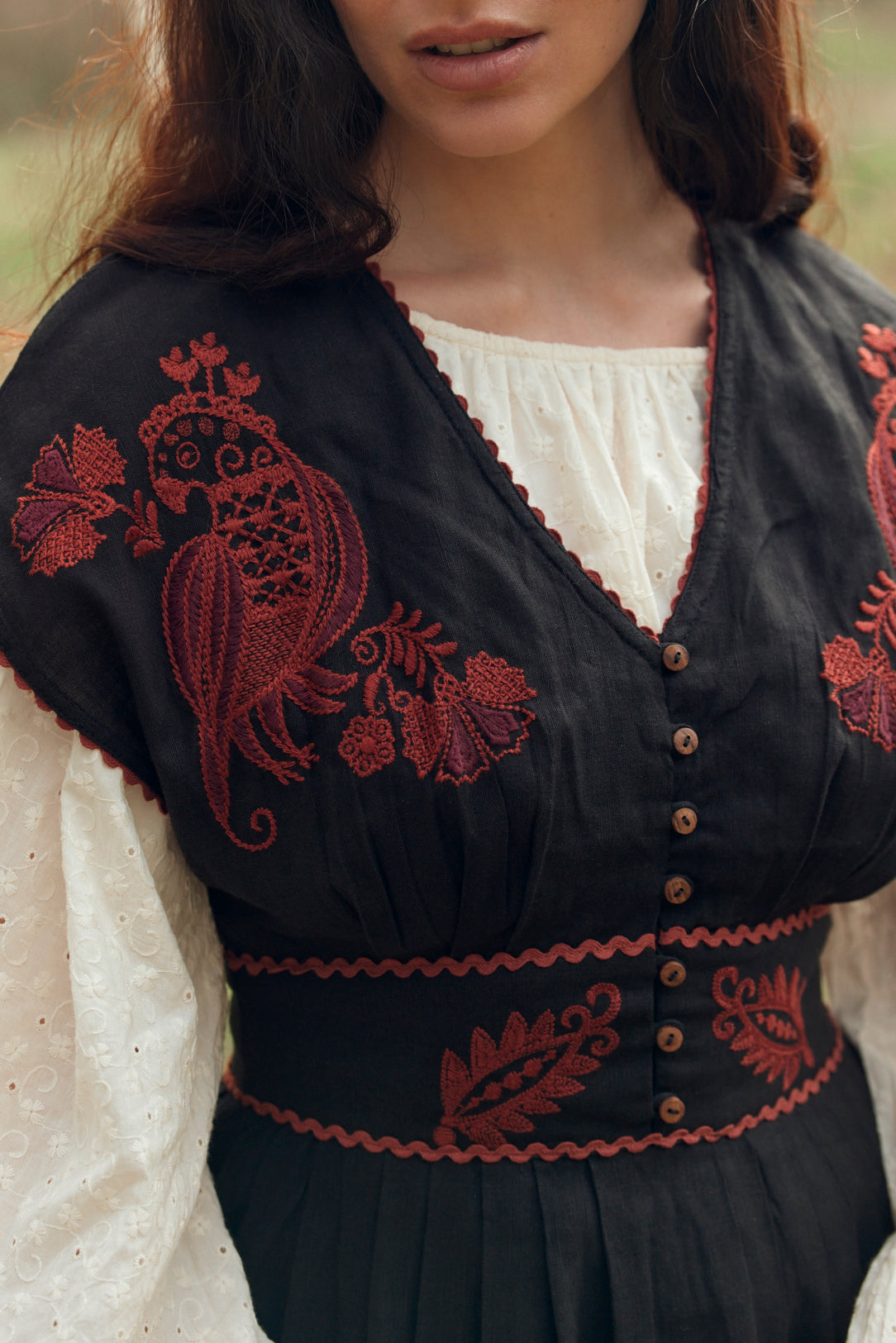 "Vivika" black dress with red embroideries