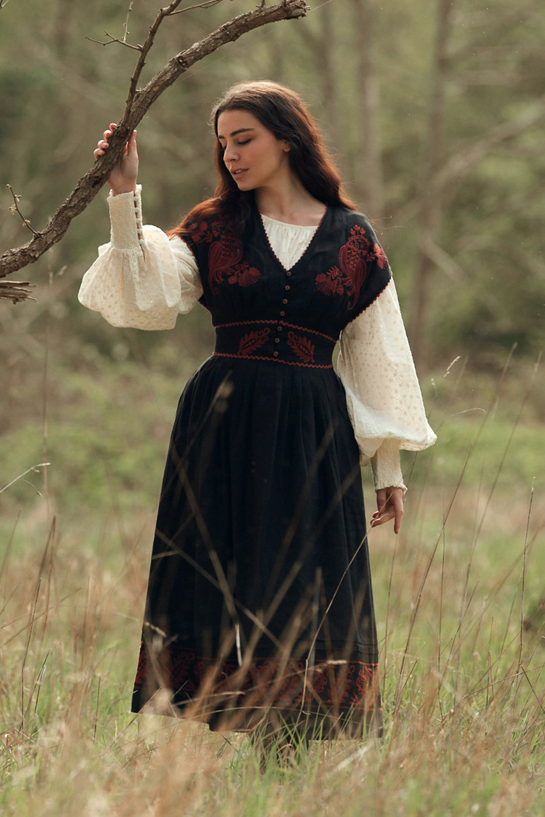 "Vivika" black dress with red embroideries