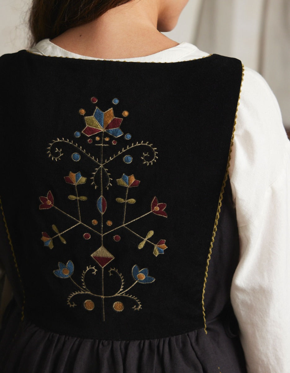Robe 'Amela' brodée en velours et canevas noir