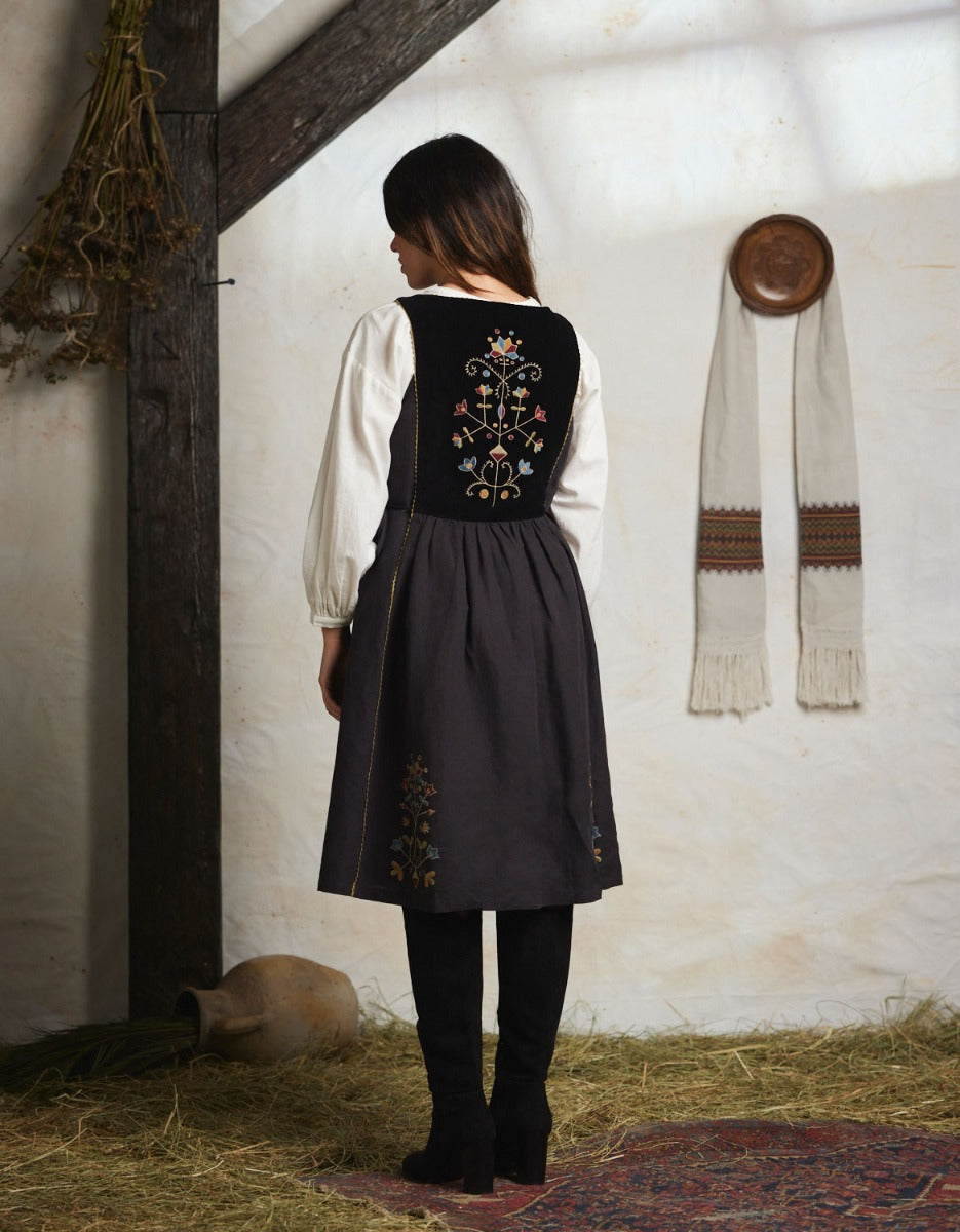 Robe 'Amela' brodée en velours et canevas noir