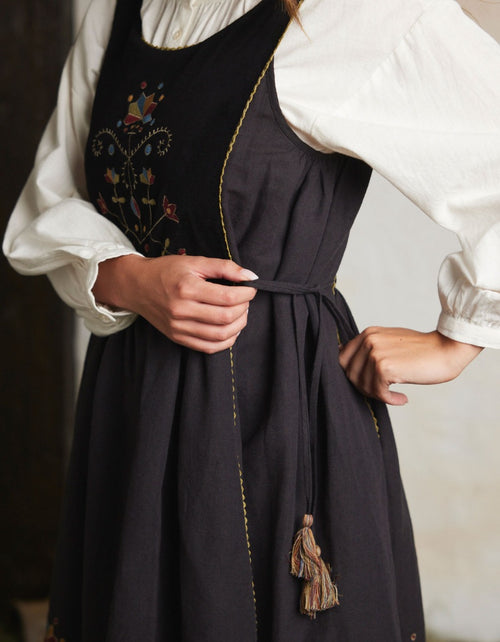 Robe 'Amela' brodée en velours et canevas noir