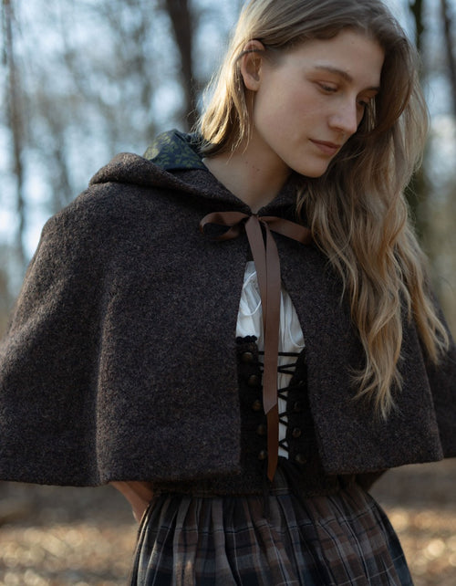 "Aneta" cape in brown wool