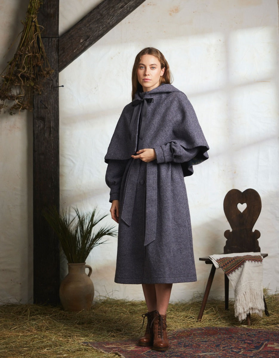 "Aneta" cape in grey wool