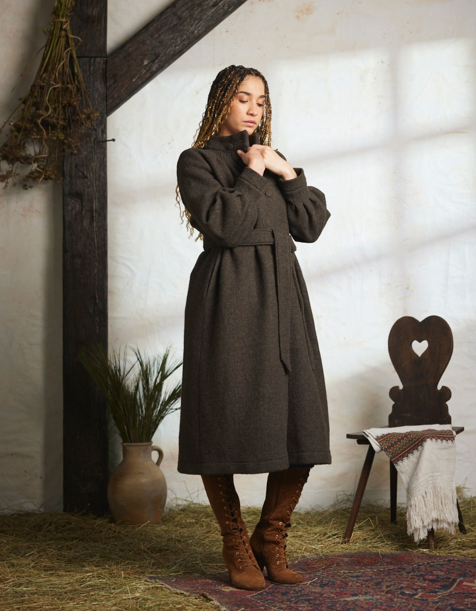 ”Aneta” maxi coat in moss green pure wool