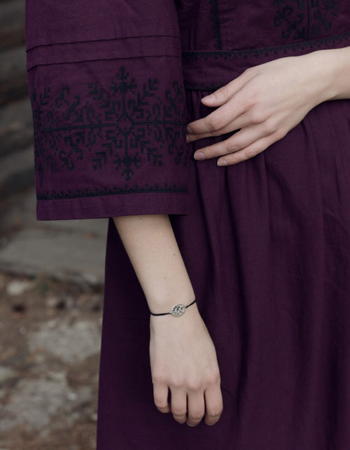 Robe 'Austra' brodée couleur prune