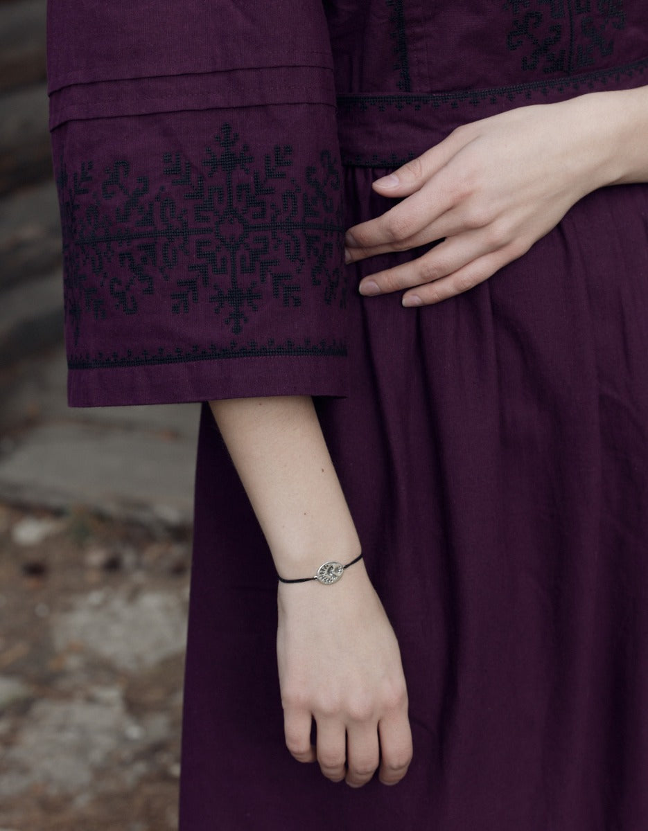 Robe 'Austra' brodée couleur prune