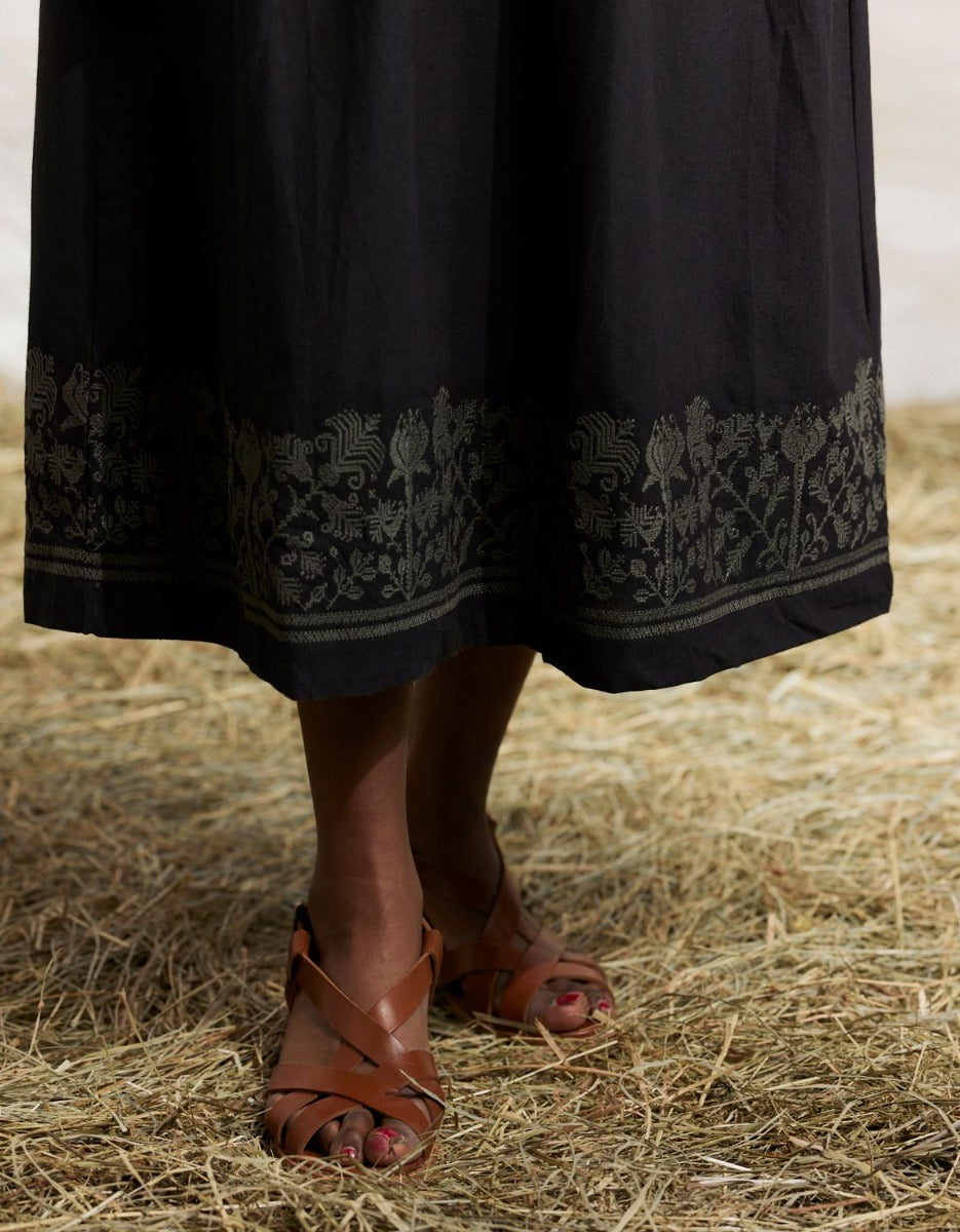 Robe brodée 'Mivilud' noire