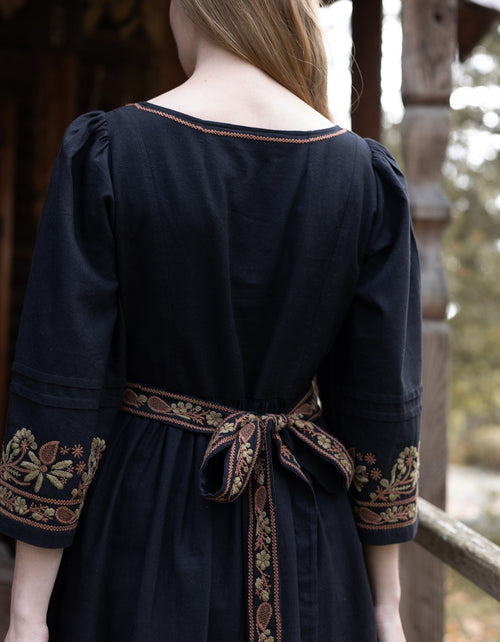 "Astrid" dress black with contrasting embroideries