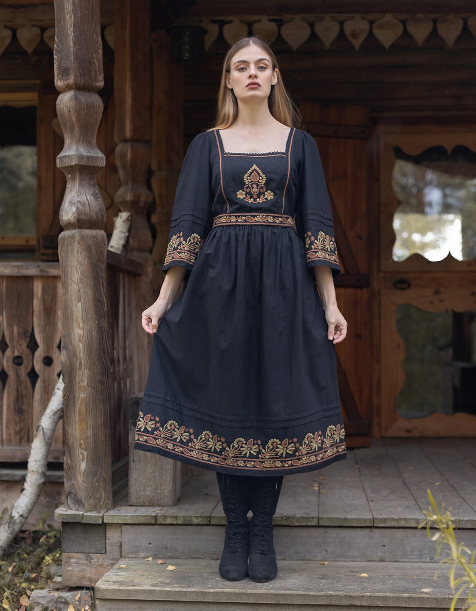 "Astrid" dress black with contrasting embroideries