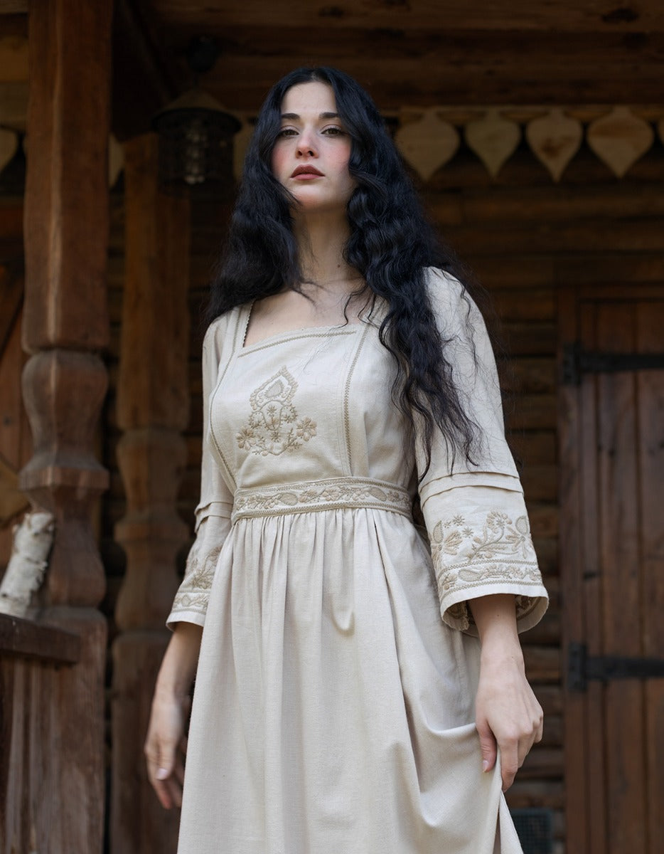 "Astrid" dress ceramic off white with nuanced embroideries