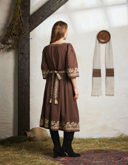 Robe 'Astrid' brodée inspirée pain d'épice